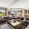 Chamonix 26, Snowmass Ski-In/Ski-Out Condo w/Shared Pool/Hot Tub/Private Washer/Dryer/WiFi