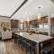 Chamonix 26, Snowmass Ski-In/Ski-Out Condo w/Shared Pool/Hot Tub/Private Washer/Dryer/WiFi - Snowmass Village