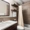 Chamonix 26, Snowmass Ski-In/Ski-Out Condo w/Shared Pool/Hot Tub/Private Washer/Dryer/WiFi