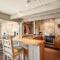 Enclave 207, Snowmass Ski-In/Ski-Out Condo w/Shared Pool/Hot Tub