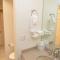 Old Hundred Unit 102, Townhouse with Treetop Views & Excellent Location, 3 Blocks to Ski Slopes - Aspen