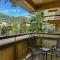 Concept 600 unit 308, Convenient Downtown Location, Private Deck, and Fireplace - Aspen