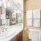 Little Nell Condominiums Unit 11, Top Floor Condo with Mountain Views, 3 Blocks to Gondola - Aspen