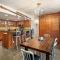 Fifth Avenue Unit 8, Condo with Extra Murphy Bed + Access to Pool & Hot Tub - Aspen