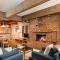 Cottonwoods Unit 1F, Stylish Condo with Excellent West End Location, Wood-Burning Fireplace - Аспен