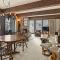 Chateau Roaring Fork Unit 29, Sunny, Corner Condo with River Views - Аспен