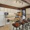 Chateau Roaring Fork Unit 29, Sunny, Corner Condo with River Views - Аспен