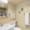 Chateau Roaring Fork Unit 29, Sunny, Corner Condo with River Views - Аспен