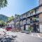 Chateau Roaring Fork Unit 38, Condo with Private Deck, 4 Blocks from Downtown - Aspen