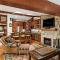 Fasching Haus Unit 5, Deluxe Condo with Great Natural Light & Amazing Location - أسبين