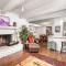 Glory Hole Unit C, Remodeled condo w/ excellent location, wood-burning fireplace & new kitchen