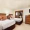 Fasching Haus Unit 310, Deluxe Condo w/ Stately Furnishings, Private Deck, A/C