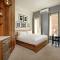 Independence Square 212, Studio with Beautiful Finishes. A+ Location in Downtown Aspen - Aspen