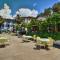 Bezay Hotel