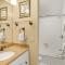 Independence Square 213, Spacious Hotel Room with 2 Queen Beds, Wet Bar, and Sitting Area - Aspen