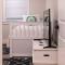 Renovated & Sophisticated Home Near Beach & Shops! - بارنستابل