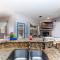 Lake Escape...Pool, Spa, Lake View, Pet Friendly