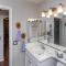 Lake Escape...Pool, Spa, Lake View, Pet Friendly