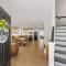 Renovated & Sophisticated Home Near Beach & Shops! - بارنستابل