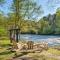 Happy Jacks Cabin on River with Deck and Game Room!