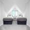 Garland Penthouse - Large 2 bed 2 bath self contained flat