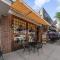 Renovated & Sophisticated Home Near Beach & Shops! - بارنستابل