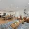 Renovated & Sophisticated Home Near Beach & Shops! - بارنستابل