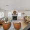 Renovated & Sophisticated Home Near Beach & Shops! - بارنستابل