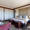 Inverdoorn Game Reserve Lodge