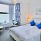 Bay View, Sleeps 18, 7 Bedrooms, 7 Bathrooms, Seafront, Criccieth