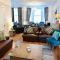 Bay View, Sleeps 18, 7 Bedrooms, 7 Bathrooms, Seafront, Criccieth