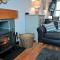 Bay View, Sleeps 18, 7 Bedrooms, 7 Bathrooms, Seafront, Criccieth