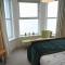Bay View, Sleeps 18, 7 Bedrooms, 7 Bathrooms, Seafront, Criccieth