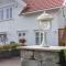 Modern Apartment near city center - Parking available