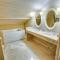 Pinehill Hotel & Suites