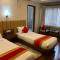 Redstone Regency Hotel