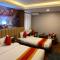 Redstone Regency Hotel