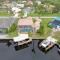 Newly renovated 3 bed/3 bath in the Four Mile Cove area w. heated pool and spa. Gulf access! - Cape Coral