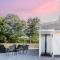 Renovated & Sophisticated Home Near Beach & Shops! - بارنستابل