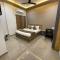 HOTEL THE GRAND MARUTI