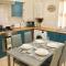 Stunning Guest House FREE WiFi &Parking