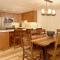 700 Monarch 205, Deluxe Condo with Private Deck & Mountain Views Located 1 Block to Ski Lift - Аспен