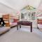 Tomeny Cabin- Relaxing Resort Chalet w/ Foosball - Big Bear Lake