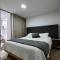 Modern High-Rise 2/2 Apartment with City View. - 萨瓦内塔