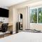 New! Comfy 1BR Upper Flat near Downtown Roseville