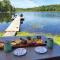 BowLakeHouse - Lakefront Cottage with Beach - Bancroft