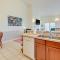 Ocean Shores Condo with Private Tub Less Than 1 Mi to Beach!