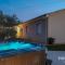 "Les Lièvres" House Air-conditioned Relaxation Oasis with Pool & Jacuzzi
