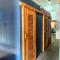 Pomme Hostel Restaurant & Bar - Private Sleeping Cabins - 马德望