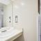 Cedarbrook Hotel Room w/2 doubles 101 - 基灵顿